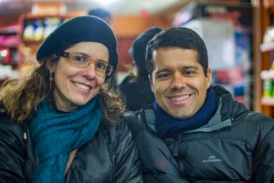 A trajetória do primeiro casal nômade digital brasileiro